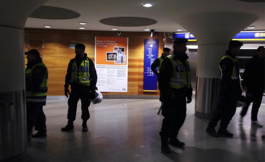 SwedenInArabic@gmail.com2